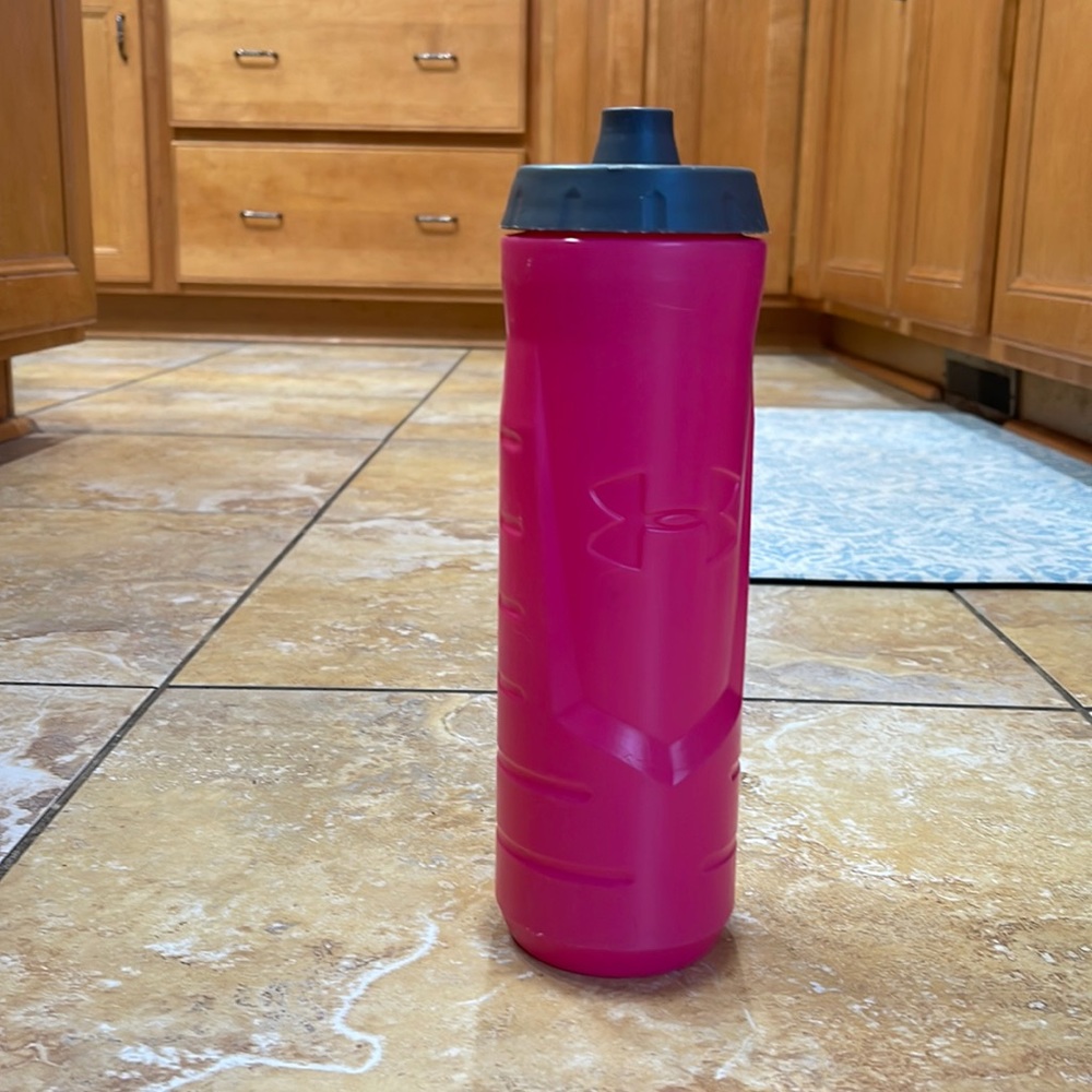 Nike water bottle Clean